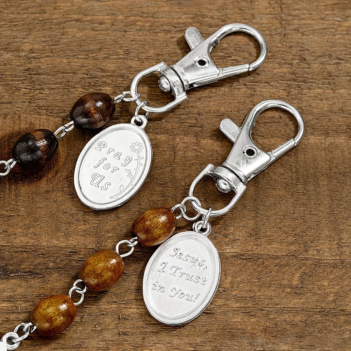 Chaveiro Sacra – Medalhão e Cruz em Zinco - Catholité
