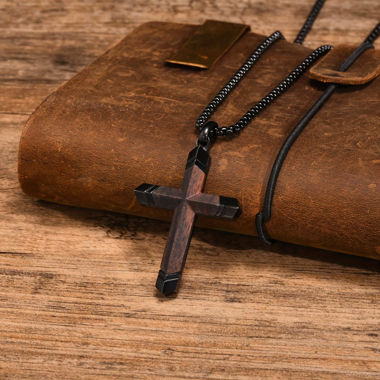 Colar Imago – Aço 316L e Madeira Nobre - Catholité