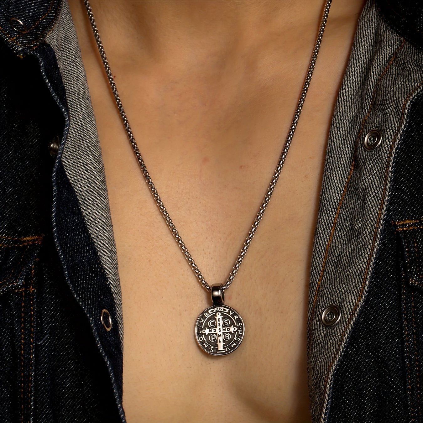 Colar Invictus – Titânio e São Bento - Catholité