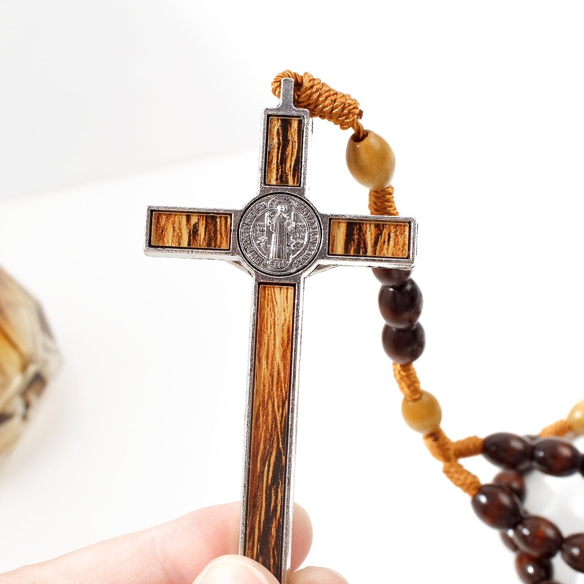 Terço de Sândalo Real – Proteção de São Bento - Catholité